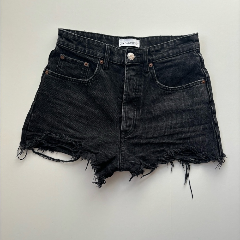 Zara Women’s Size 4 Distressed Denim High Rise Shorts Black
